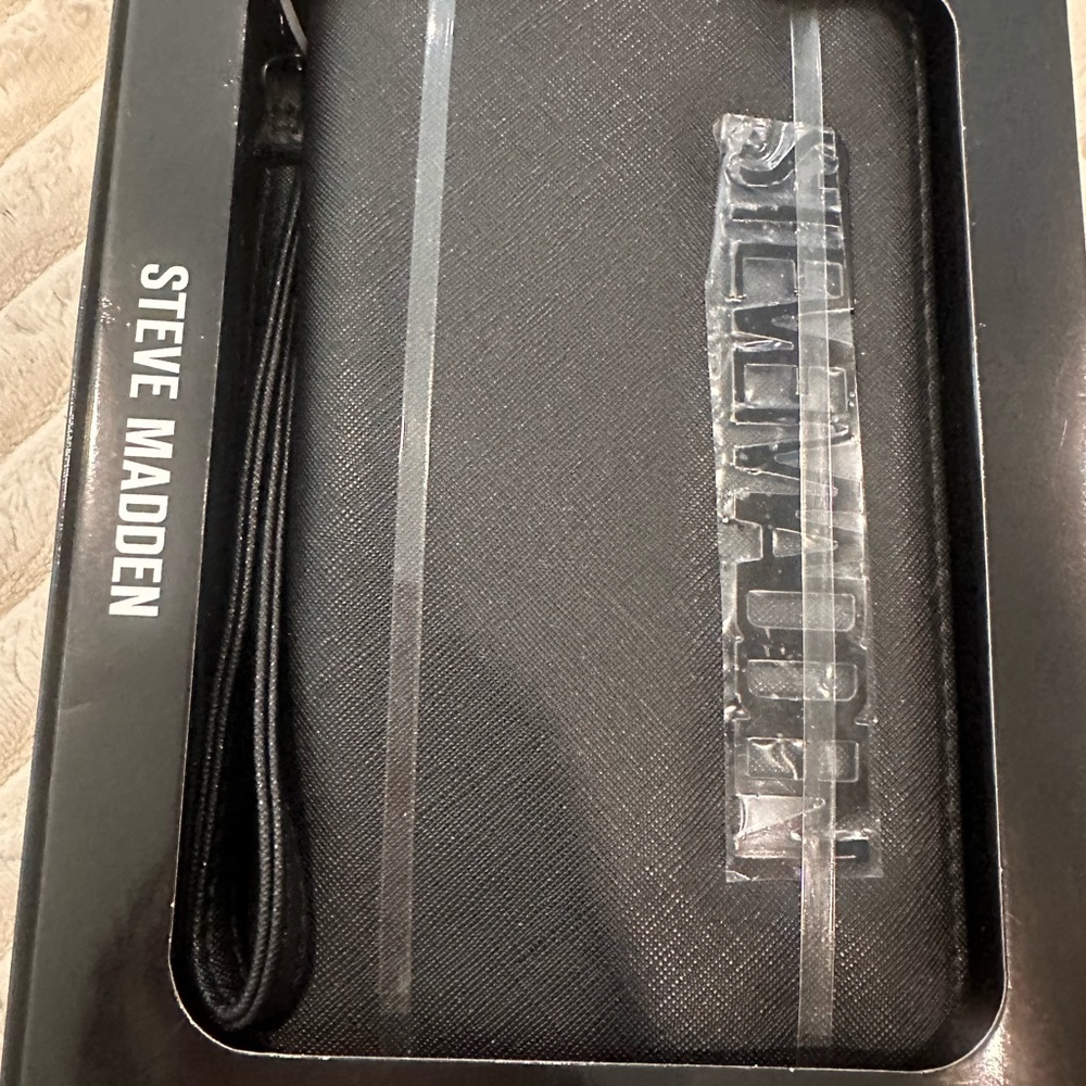 Steve Madden Black long wallet w/ Wristlet NWT